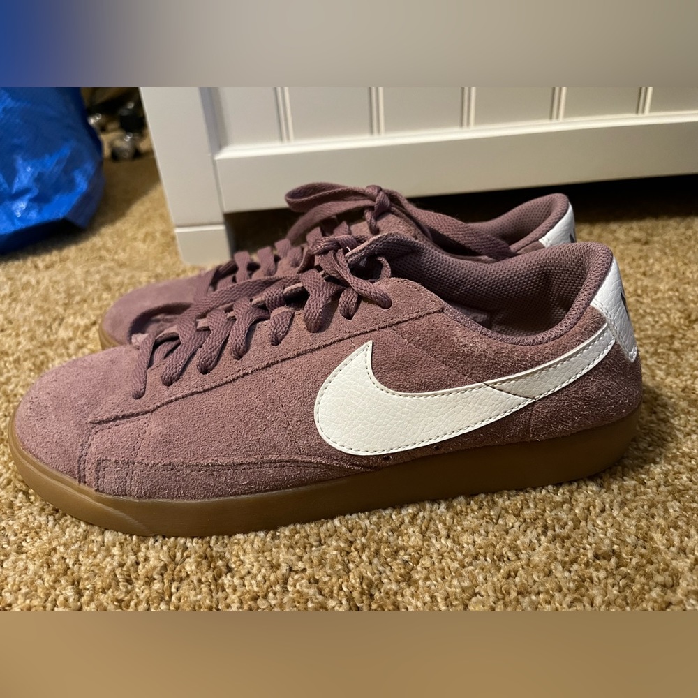 Nike Sport suede sneaker in plum size 10 - Picture 3 of 5